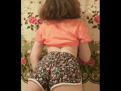 ❤️ Секси младо бебе кое ги соблекува шорцевите пред камера ❤️  Секс на порно mk.pornoincest.ru ❤